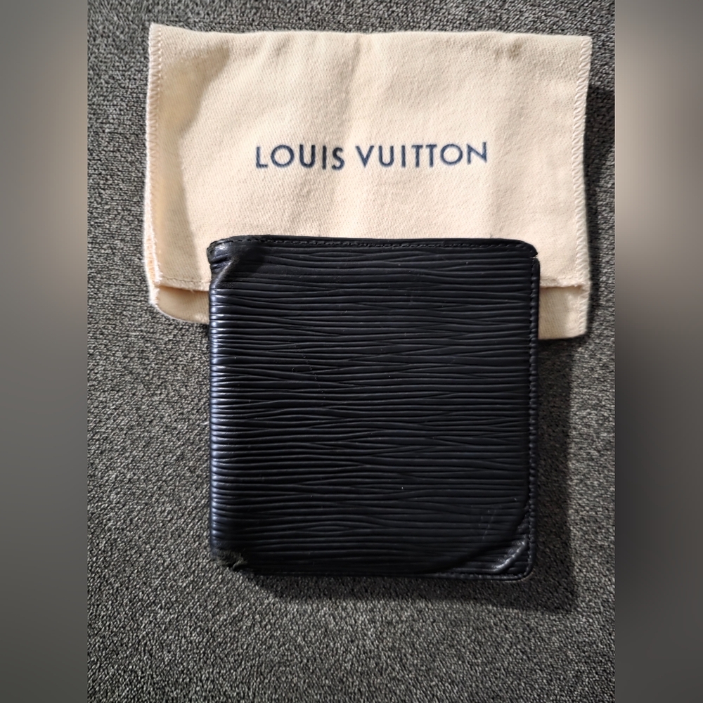 Louis vuitton black leather bi fold wallet